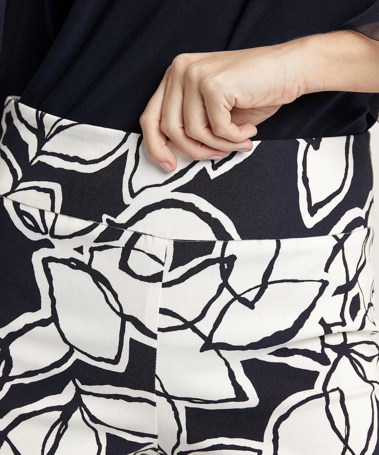 Joseph Ribkoff Pantalones De Viscosa Pesada Con Estampado De Hojas Shop