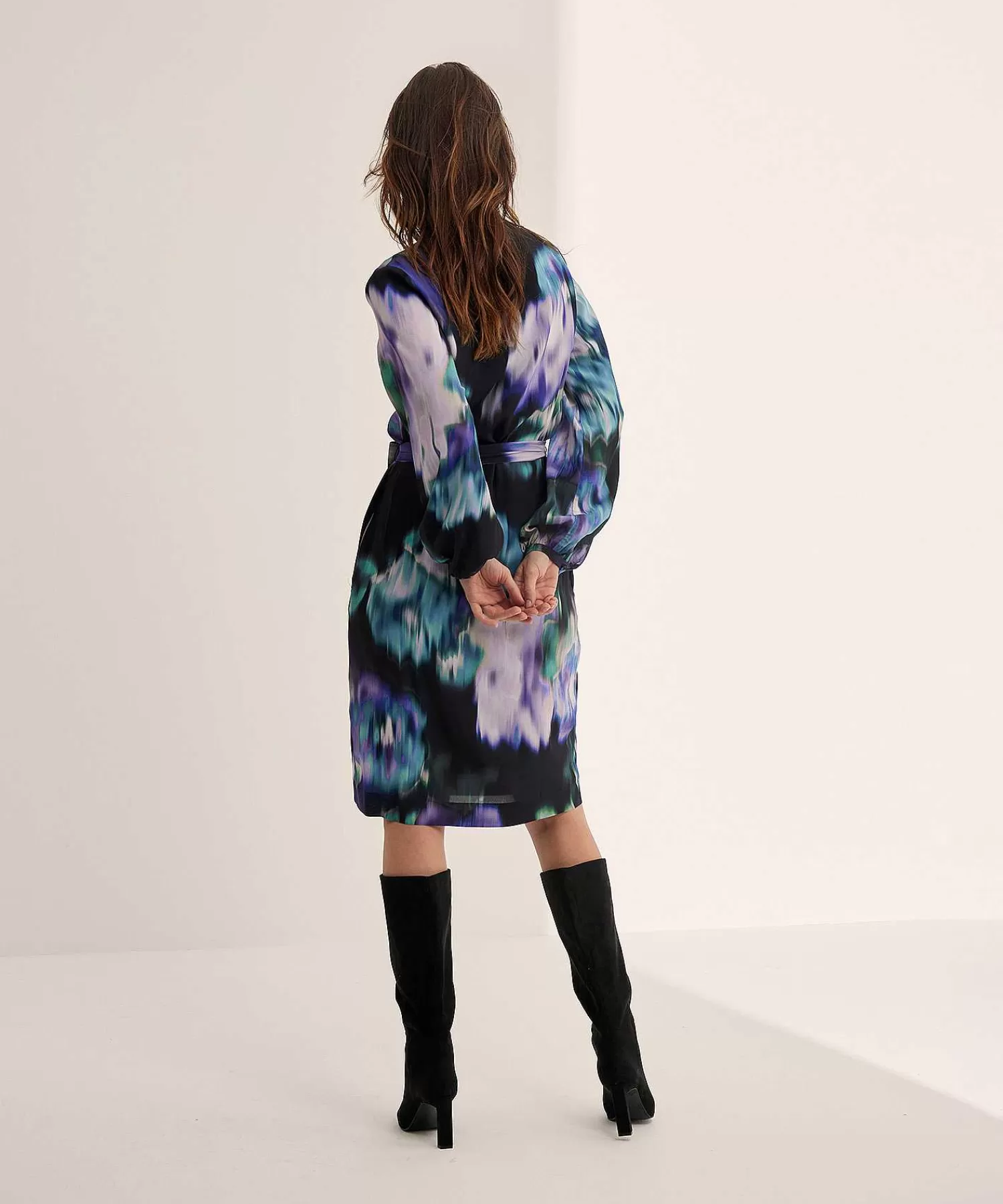 KYRA Vestido Con Cinturon Y Estampado De Flores Destenidas Willy Best
